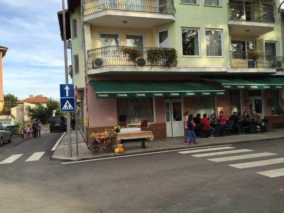 Family Hotel Odessa Sevlievo Exterior foto