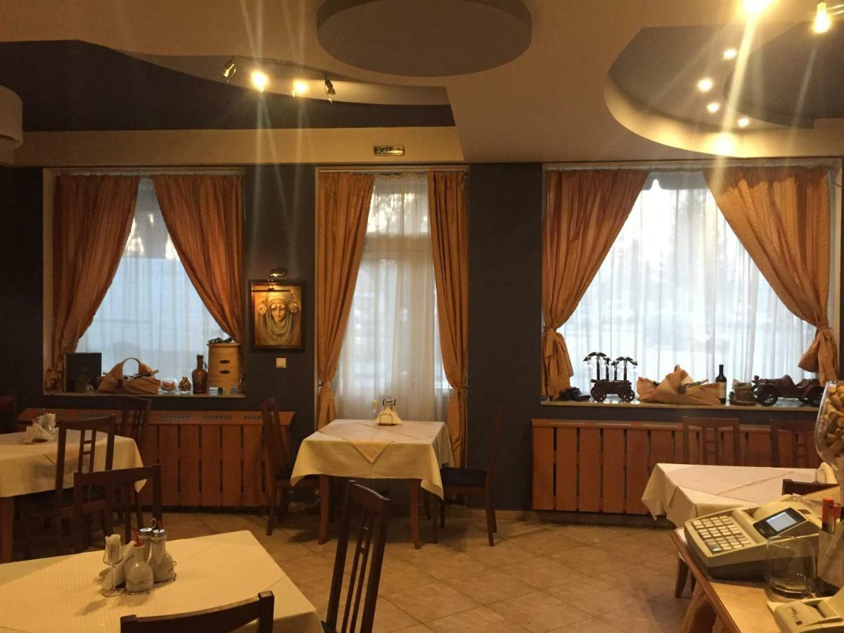 Family Hotel Odessa Sevlievo Exterior foto